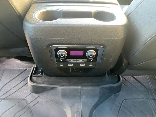 Used 2023 Chevrolet Suburban High Country w/ Premium Package 2 AWD/4WD image 32