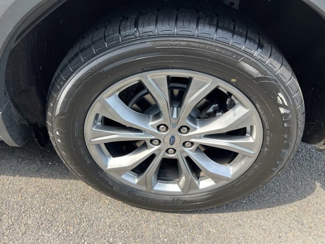 Certified 2022 Ford Explorer XLT w/ Equipment Group 202A image 9