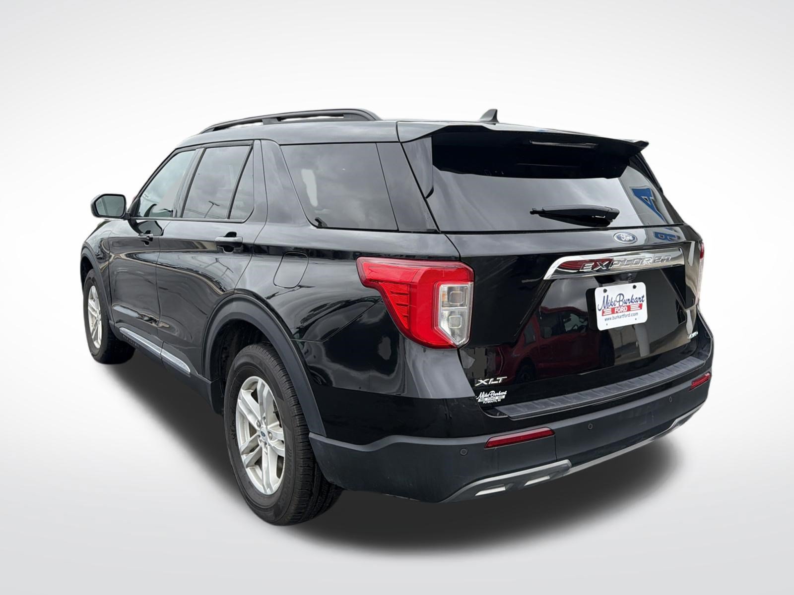 Certified 2024 Ford Explorer XLT w/ Equipment Group 202A AWD/4WD image 15