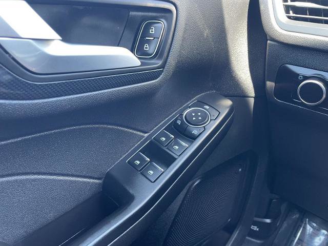 Certified 2025 Ford Escape ST-Line AWD/4WD image 28