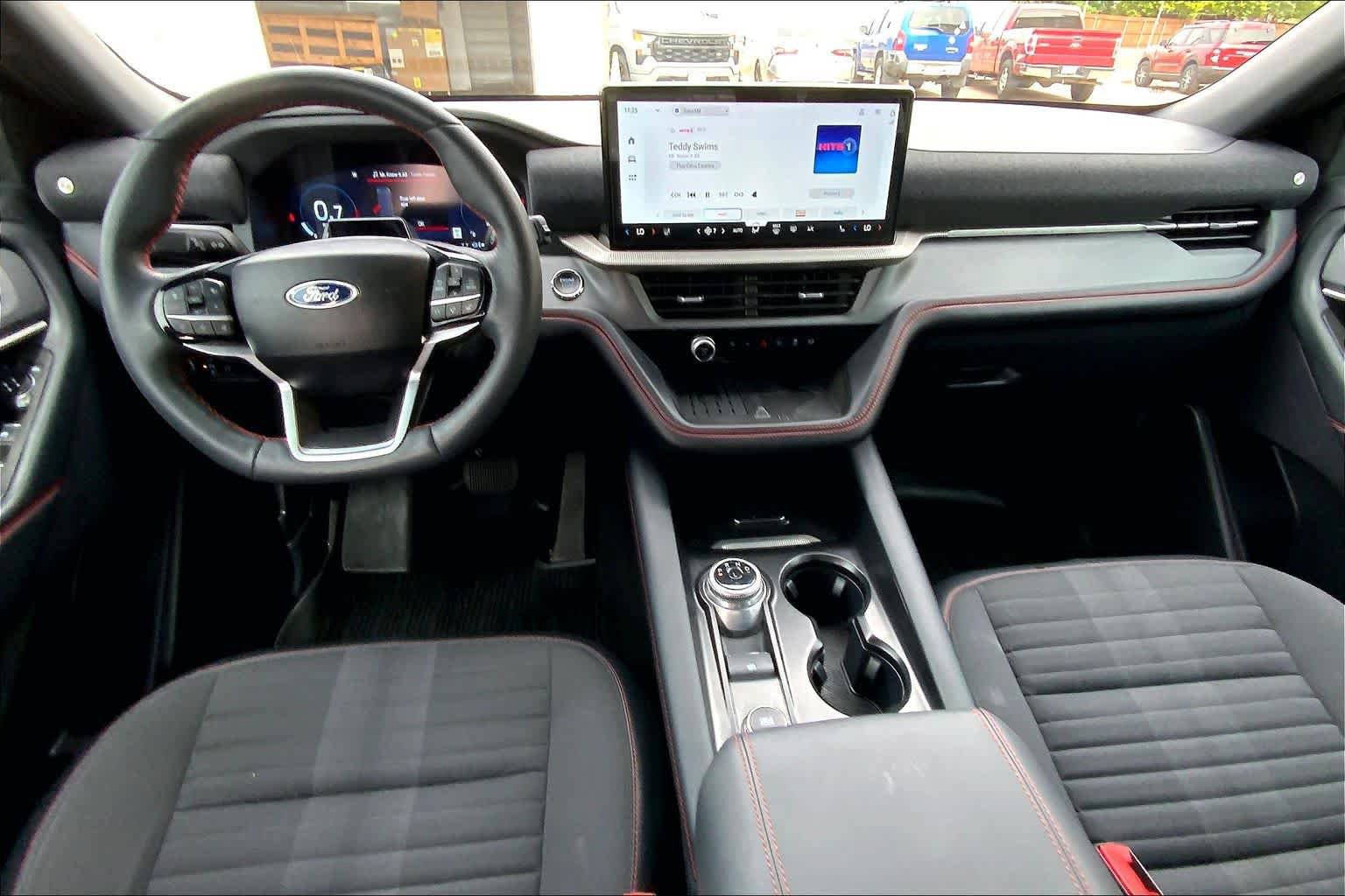 Certified 2025 Ford Explorer ST-Line w/ Premium Package RWD image 16
