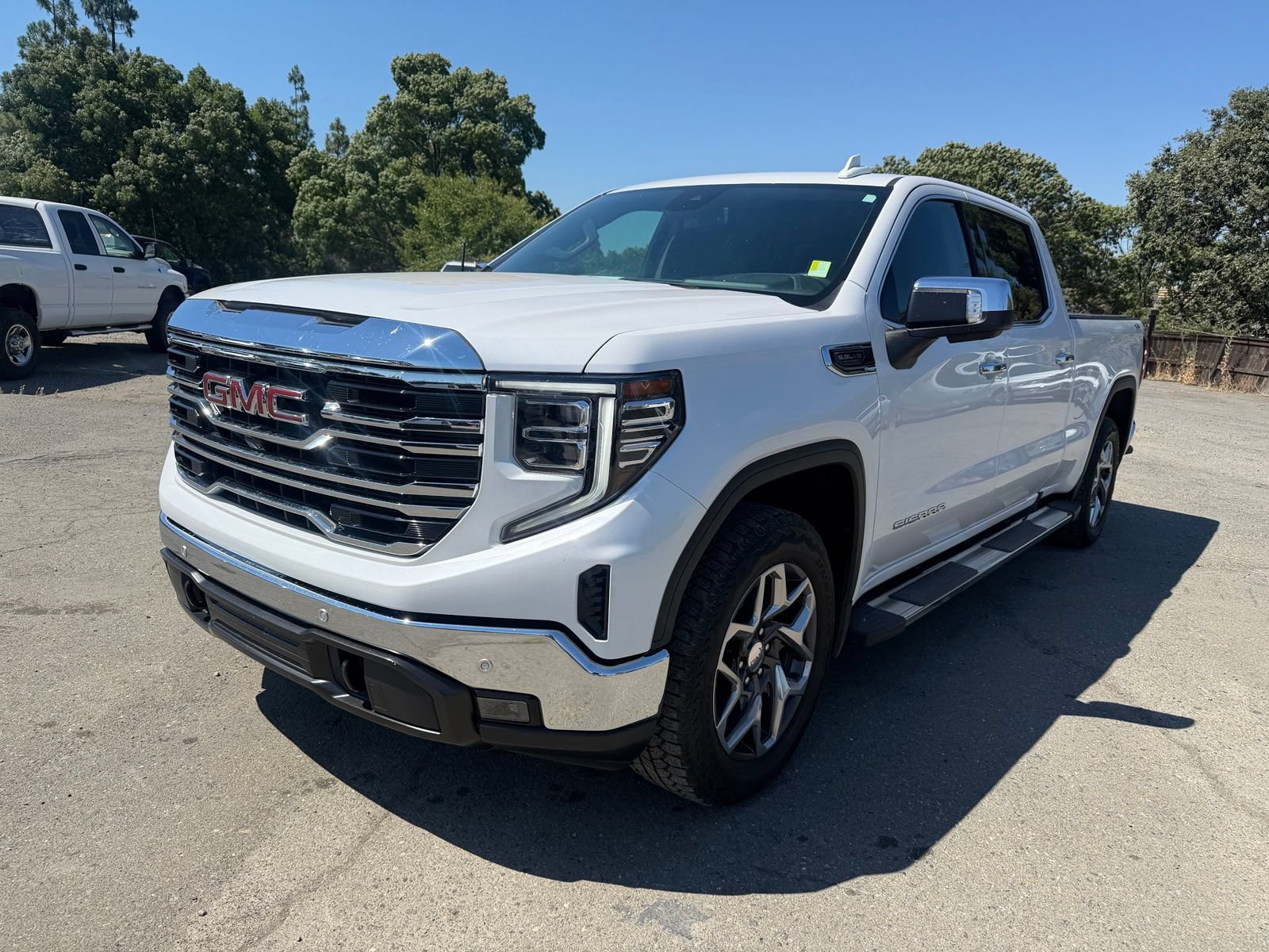 Used 2023 GMC Sierra 1500 SLT w/ SLT Premium Plus Package AWD/4WD video 1