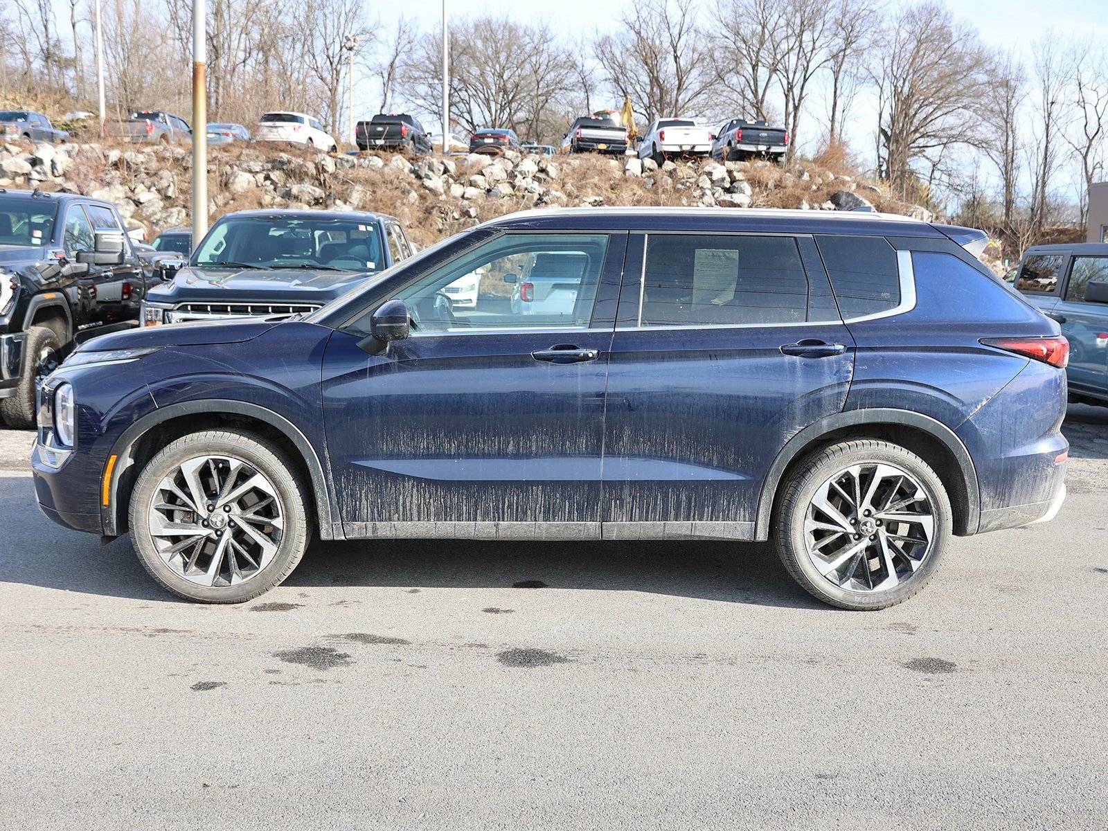 Used 2024 Mitsubishi Outlander SEL image 6