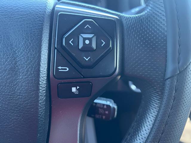 Used 2017 Toyota Tacoma TRD Sport w/ Tow Package (A/T) AWD/4WD image 17