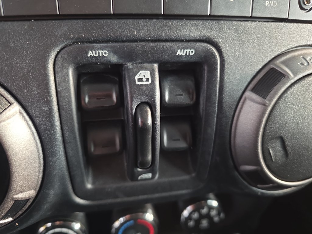 Used 2017 Jeep Wrangler Unlimited Sport w/ Quick Order Package 24S AWD/4WD image 23