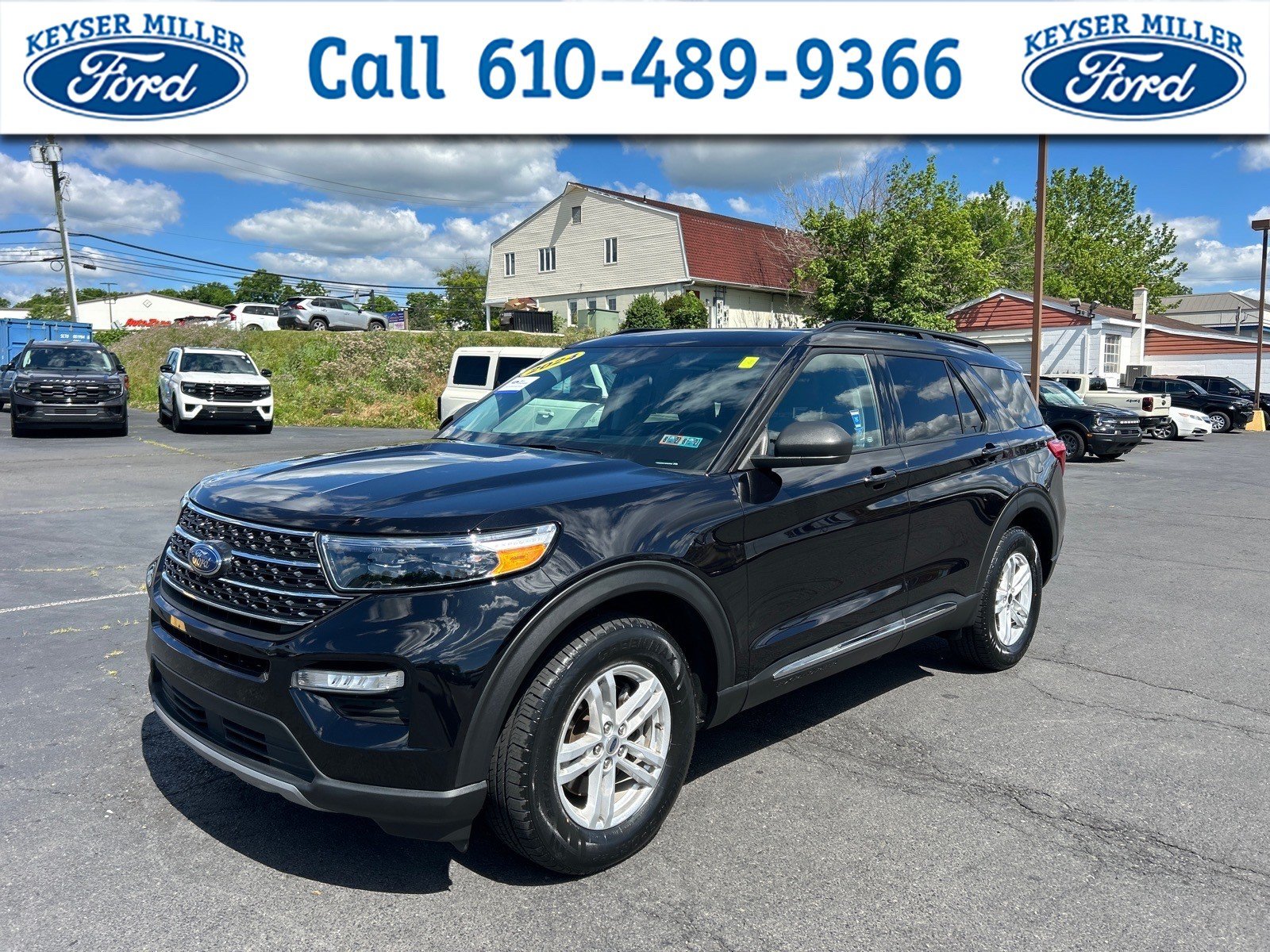 Certified 2024 Ford Explorer XLT w/ Equipment Group 202A AWD/4WD image 1