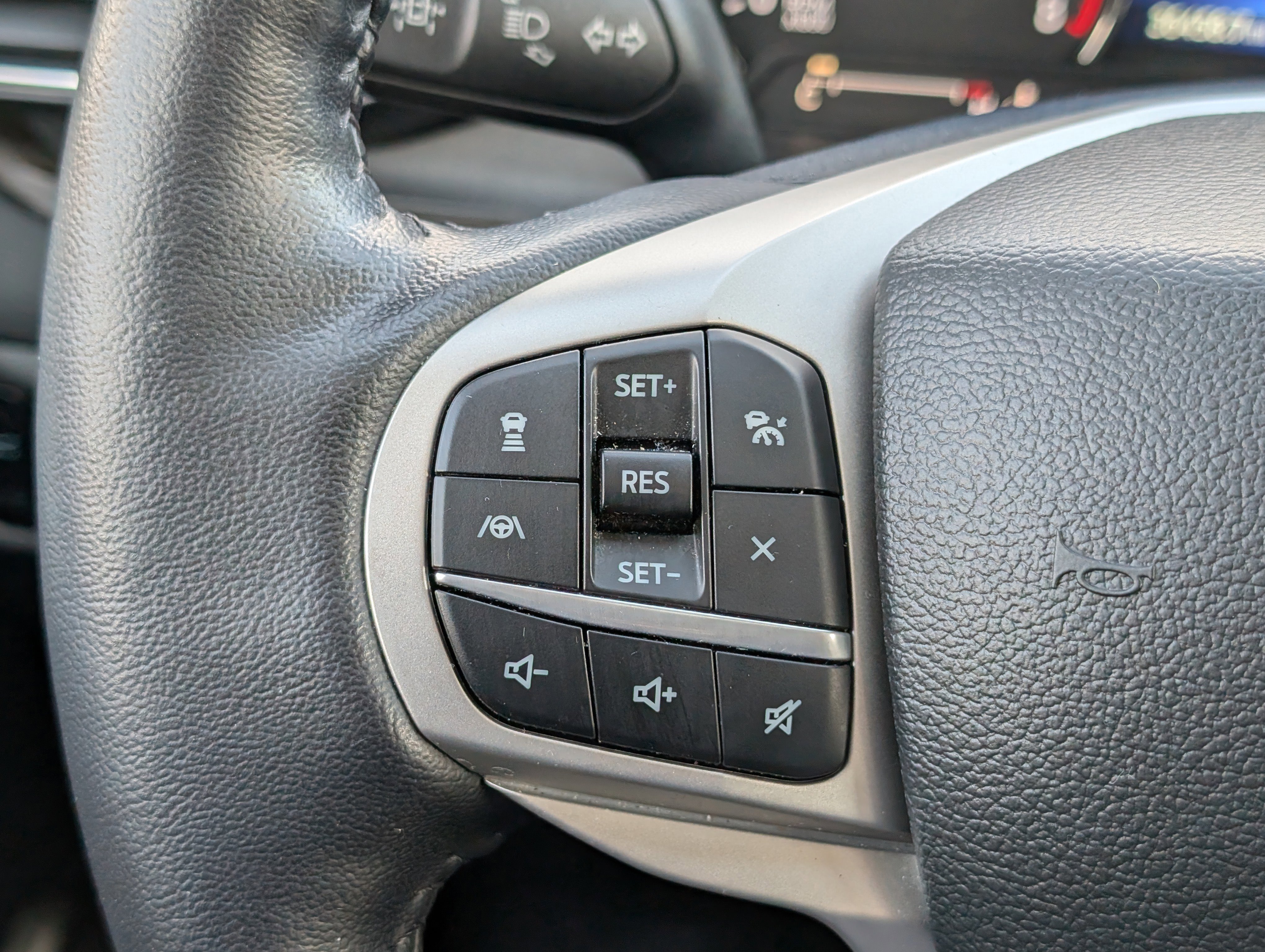 Certified 2023 Ford Explorer Limited w/ Limited Technology Package image 28