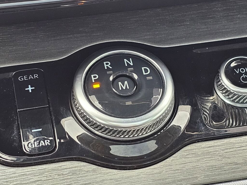 Certified 2025 Ford Expedition Max Platinum image 30