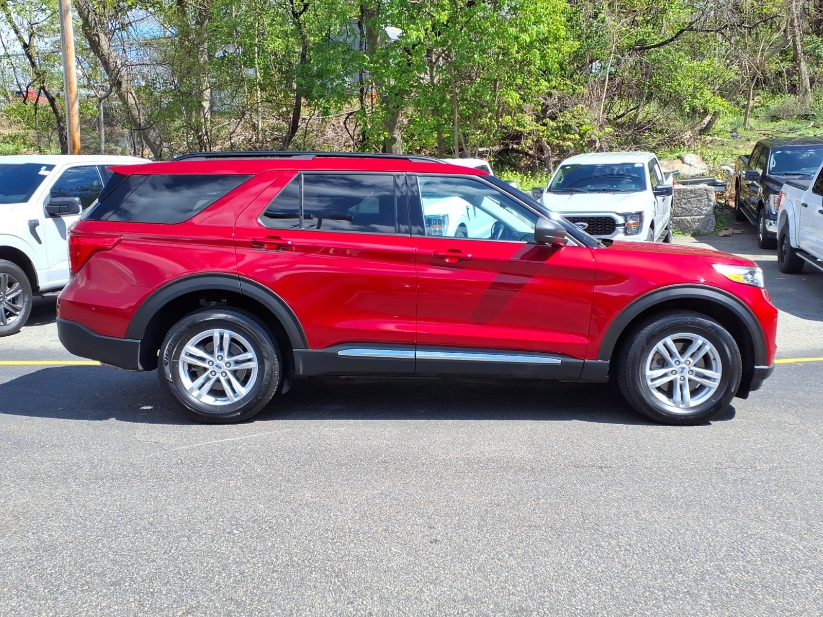 Certified 2024 Ford Explorer XLT AWD/4WD image 9