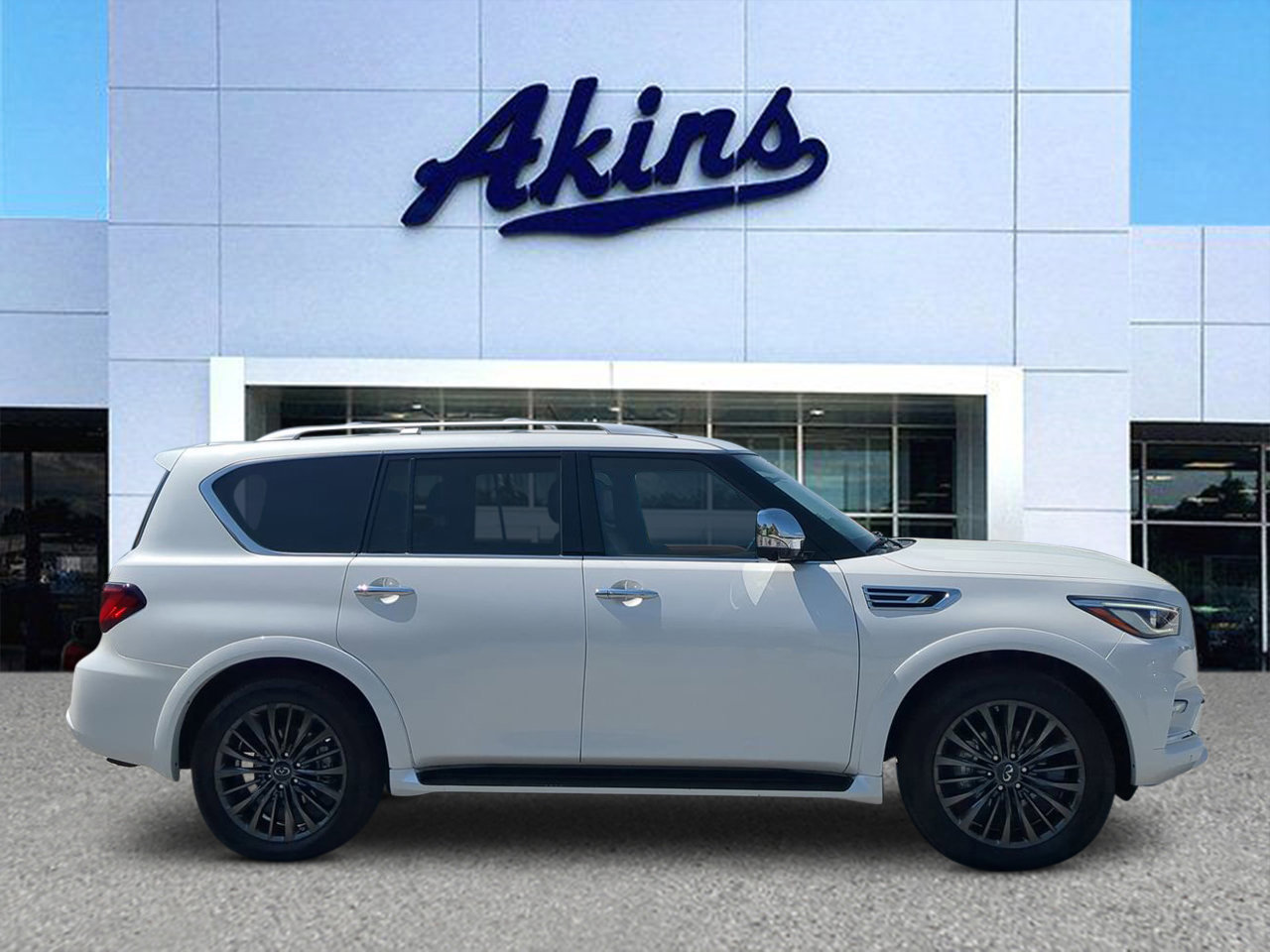 Used 2022 INFINITI QX80 Sensory w/ Cargo Package image 5