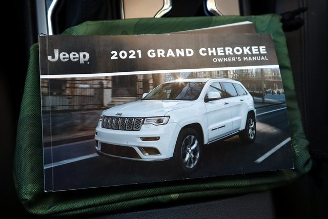Used 2021 Jeep Grand Cherokee Limited image 38