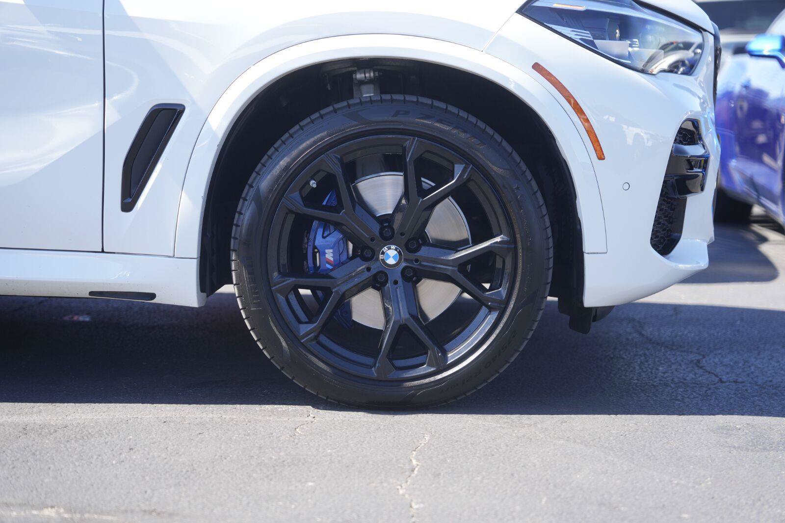 Used 2023 BMW X5 xDrive40i w/ M Sport Package AWD/4WD image 4