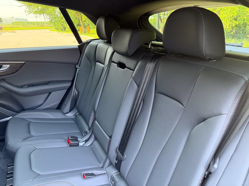 Used 2022 Audi Q8 Premium Plus AWD/4WD image 23