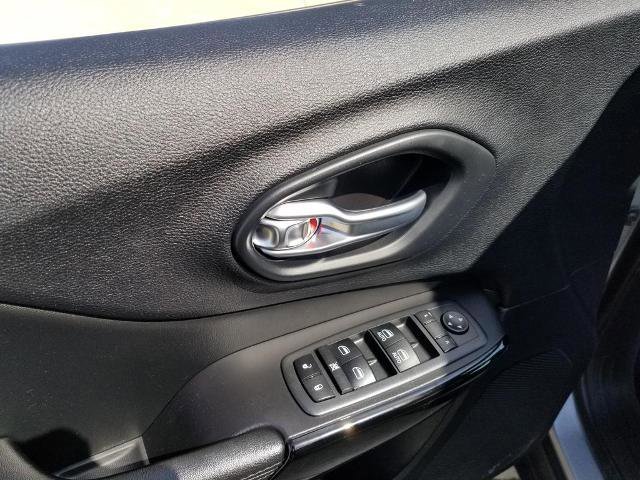 Used 2020 Jeep Cherokee Latitude Plus image 11