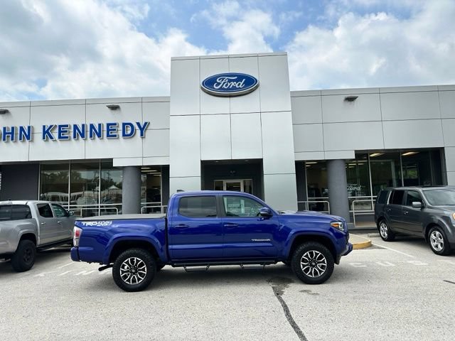 Used 2022 Toyota Tacoma TRD Sport AWD/4WD image 21