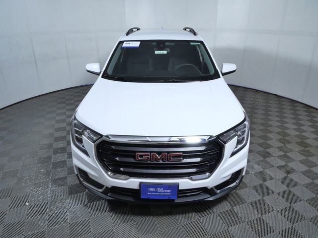 Used 2024 GMC Terrain SLE w/ Driver Convenience Package AWD/4WD image 3