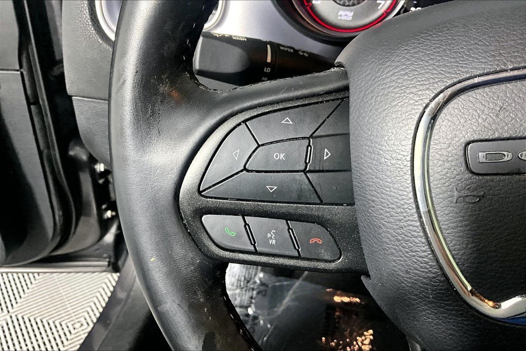 Used 2020 Dodge Charger SXT RWD image 18