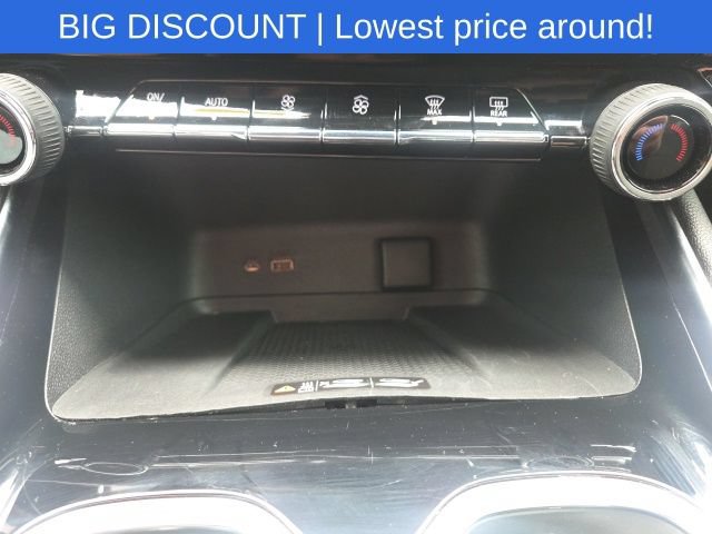 Used 2024 Chevrolet Traverse LT w/ LPO, Floor Liner Package FWD image 35