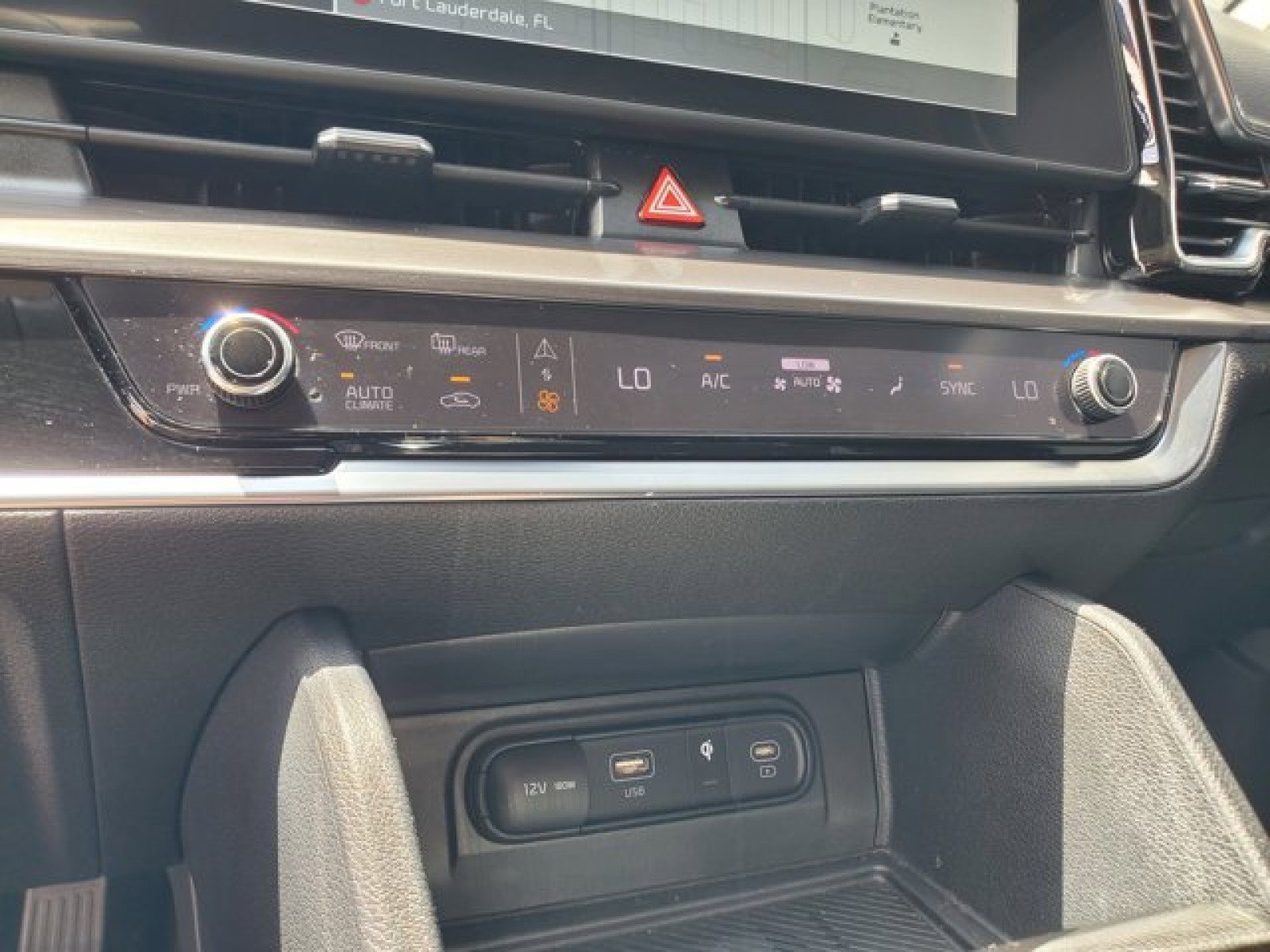 Used 2024 Kia Sportage EX AWD/4WD image 23
