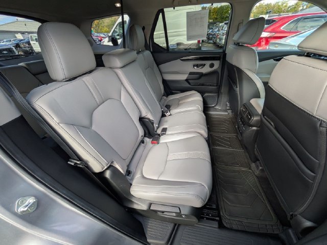 Used 2023 Honda Pilot Touring image 22