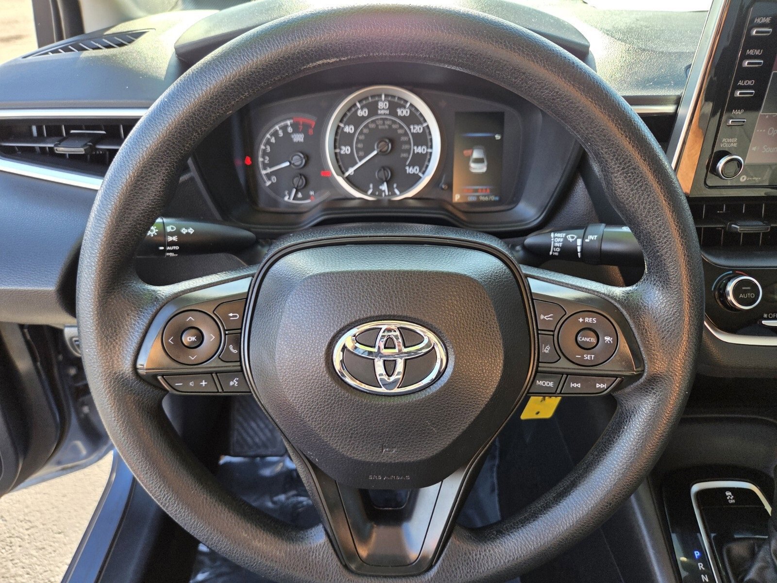Used 2021 Toyota Corolla LE image 18