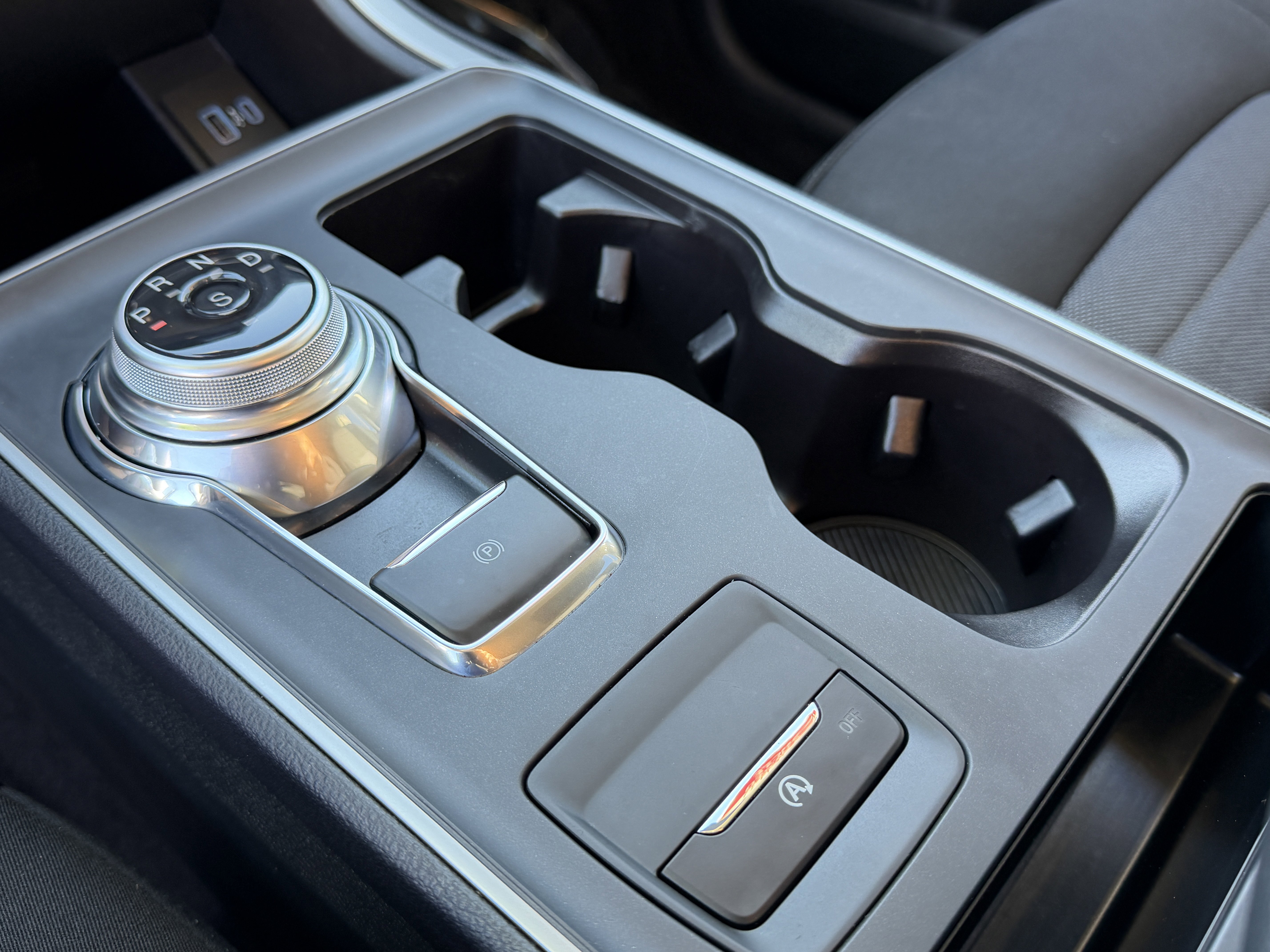 Certified 2023 Ford Edge SE w/ Black Appearance Package image 18