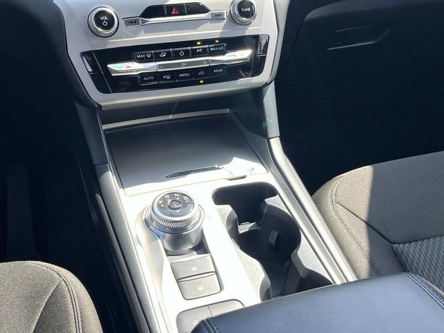 Certified 2024 Ford Explorer XLT image 17