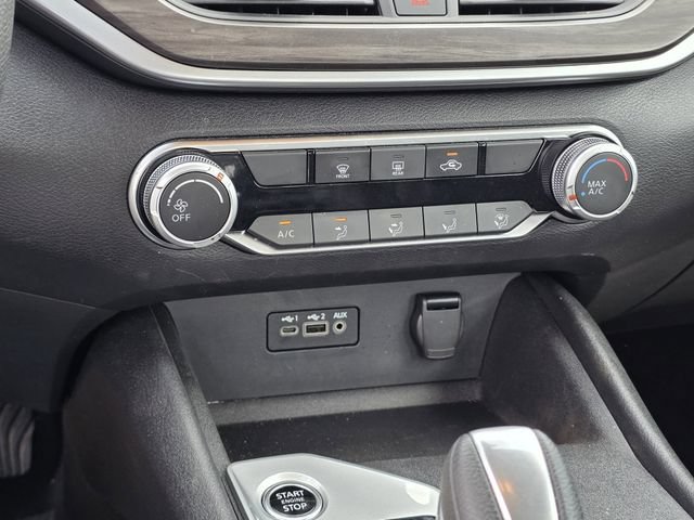 Used 2025 Nissan Altima 2.5 SV FWD image 19