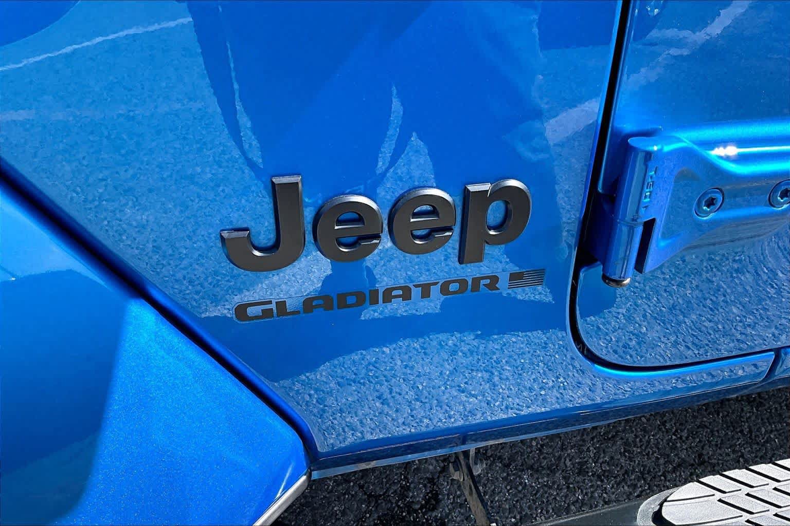 Used 2025 Jeep Gladiator Sport AWD/4WD image 10