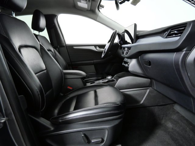Certified 2024 Ford Escape Platinum AWD/4WD image 10