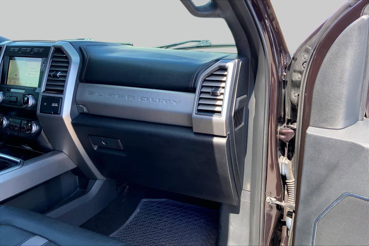 Certified 2019 Ford F250 Platinum w/ Platinum Ultimate Package AWD/4WD image 19