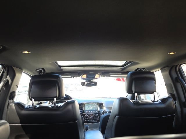 Used 2021 Jeep Grand Cherokee Limited image 24