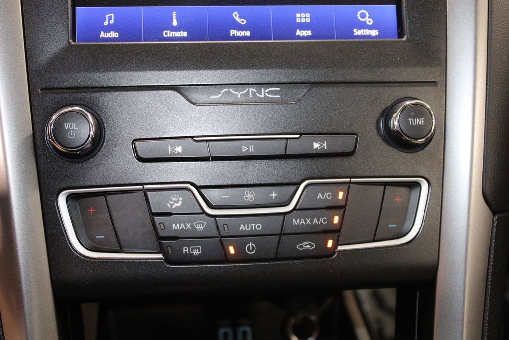Certified 2020 Ford Fusion SE FWD image 43