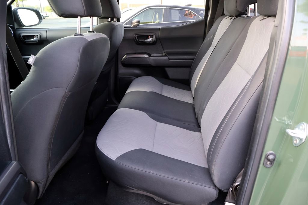 Used 2022 Toyota Tacoma TRD Sport AWD/4WD image 26