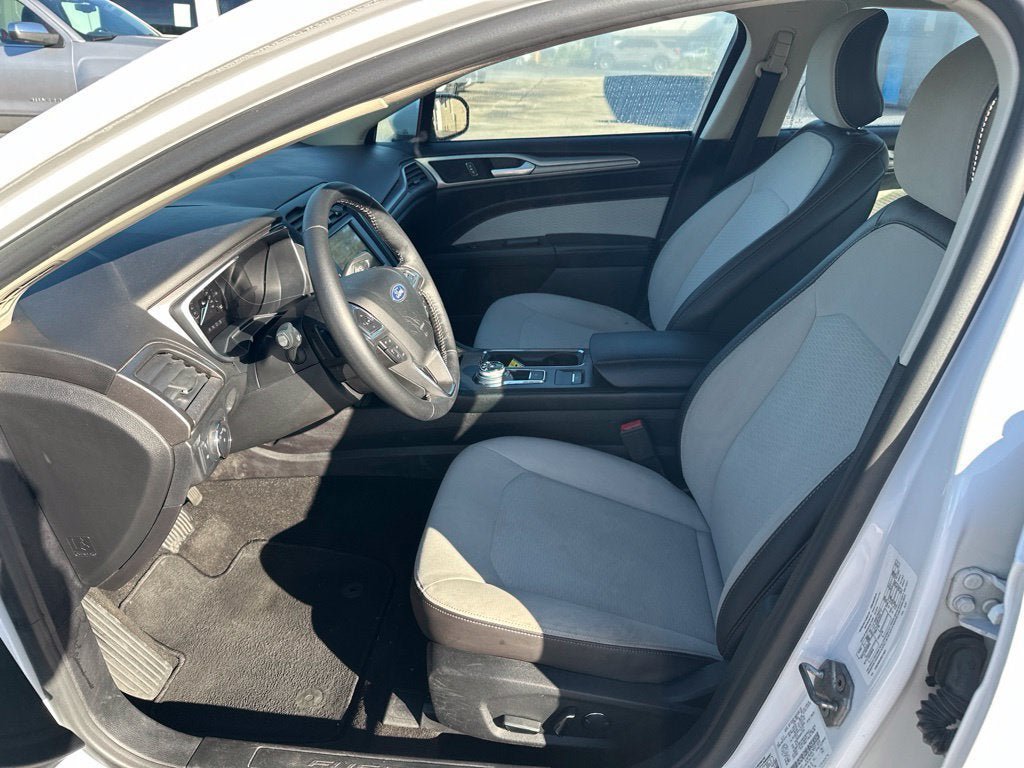 Certified 2019 Ford Fusion SE FWD image 12