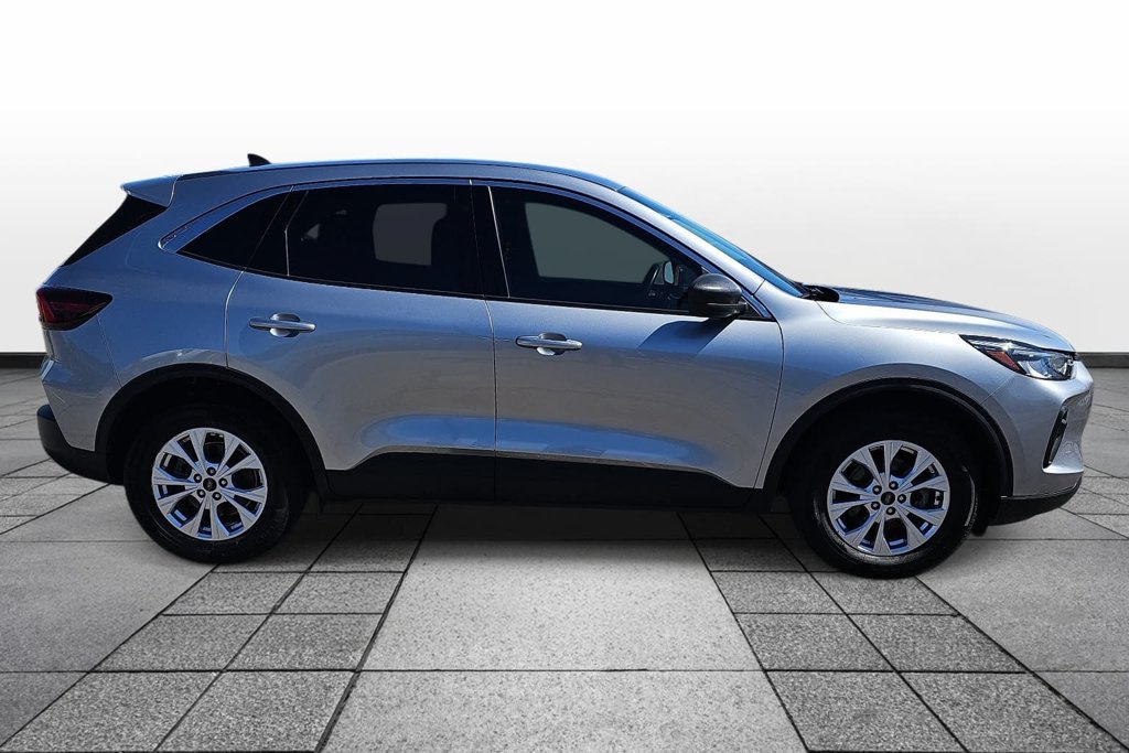 Certified 2024 Ford Escape Active w/ Cold Weather Package FWD image 4