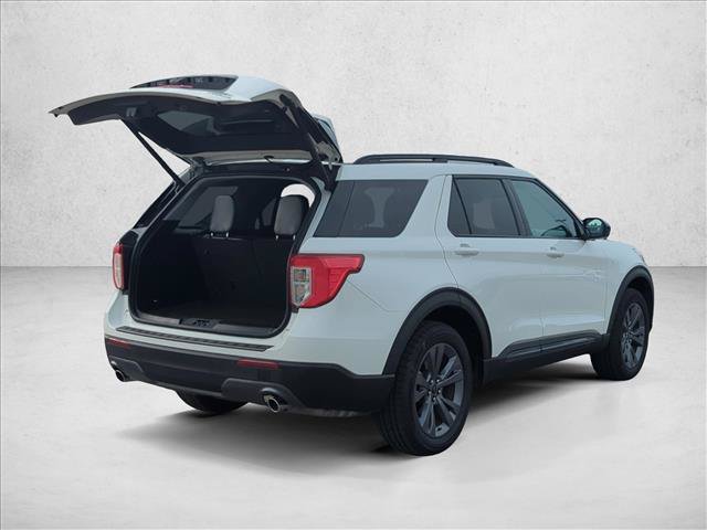 Certified 2023 Ford Explorer XLT w/ Equipment Group 202A AWD/4WD image 5