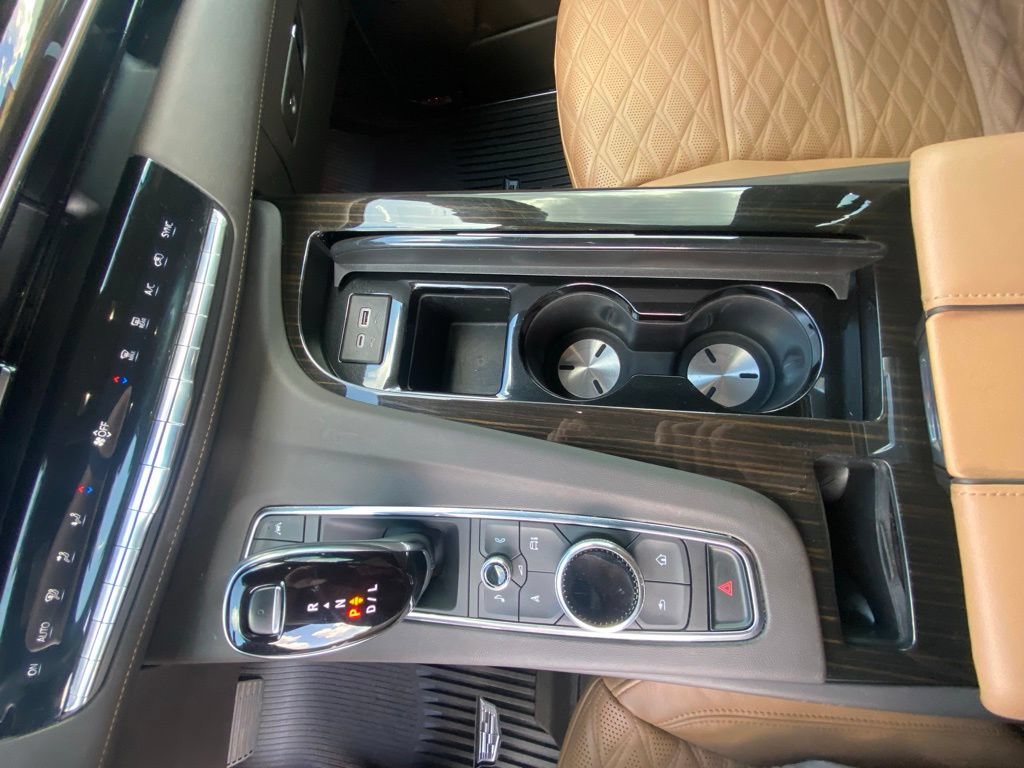 Used 2023 Cadillac Escalade Premium Luxury w/ Performance Package AWD/4WD image 19
