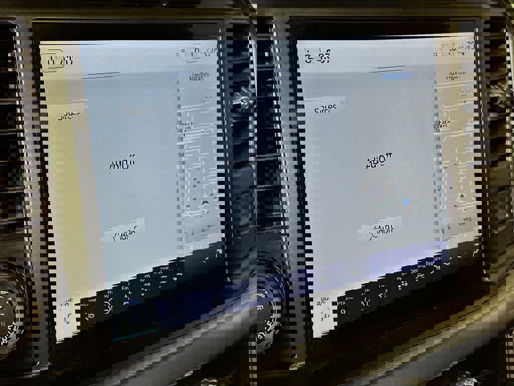 Certified 2023 Ford F150 Lariat w/ Equipment Group 502A High image 17