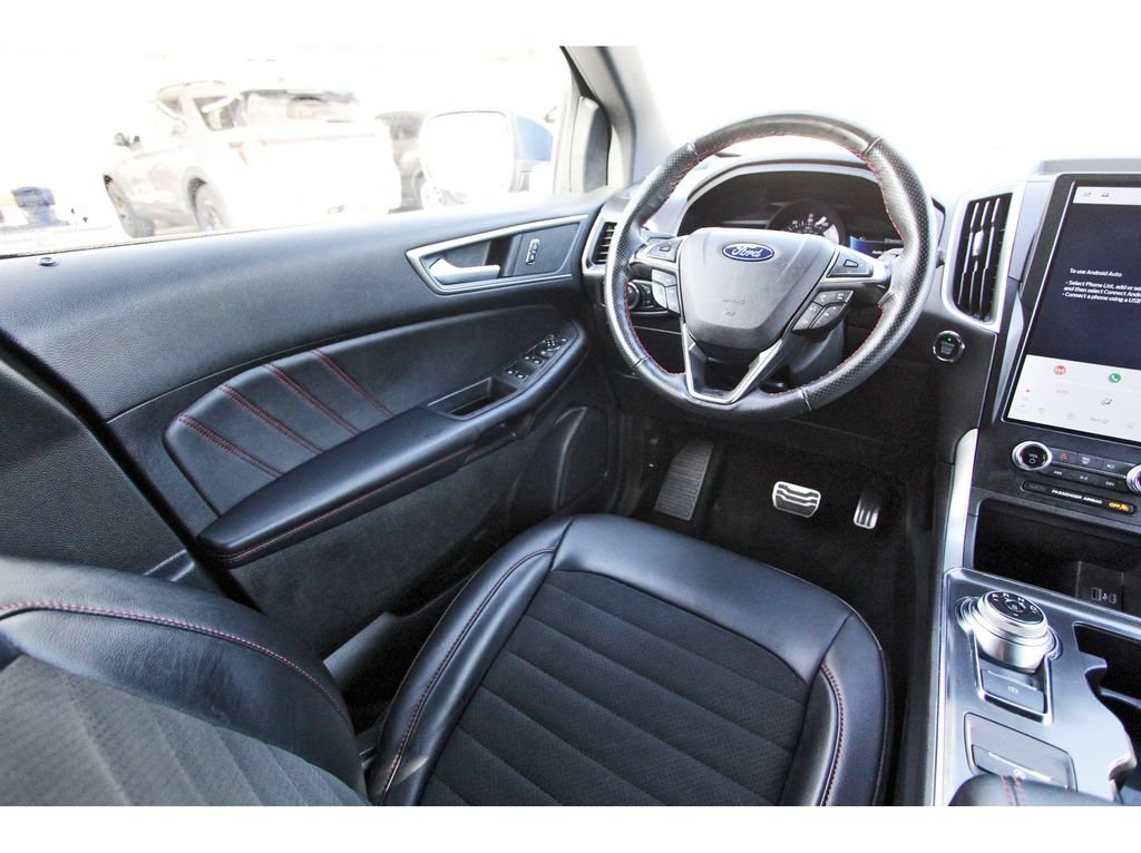 Certified 2024 Ford Edge ST-Line AWD/4WD image 11