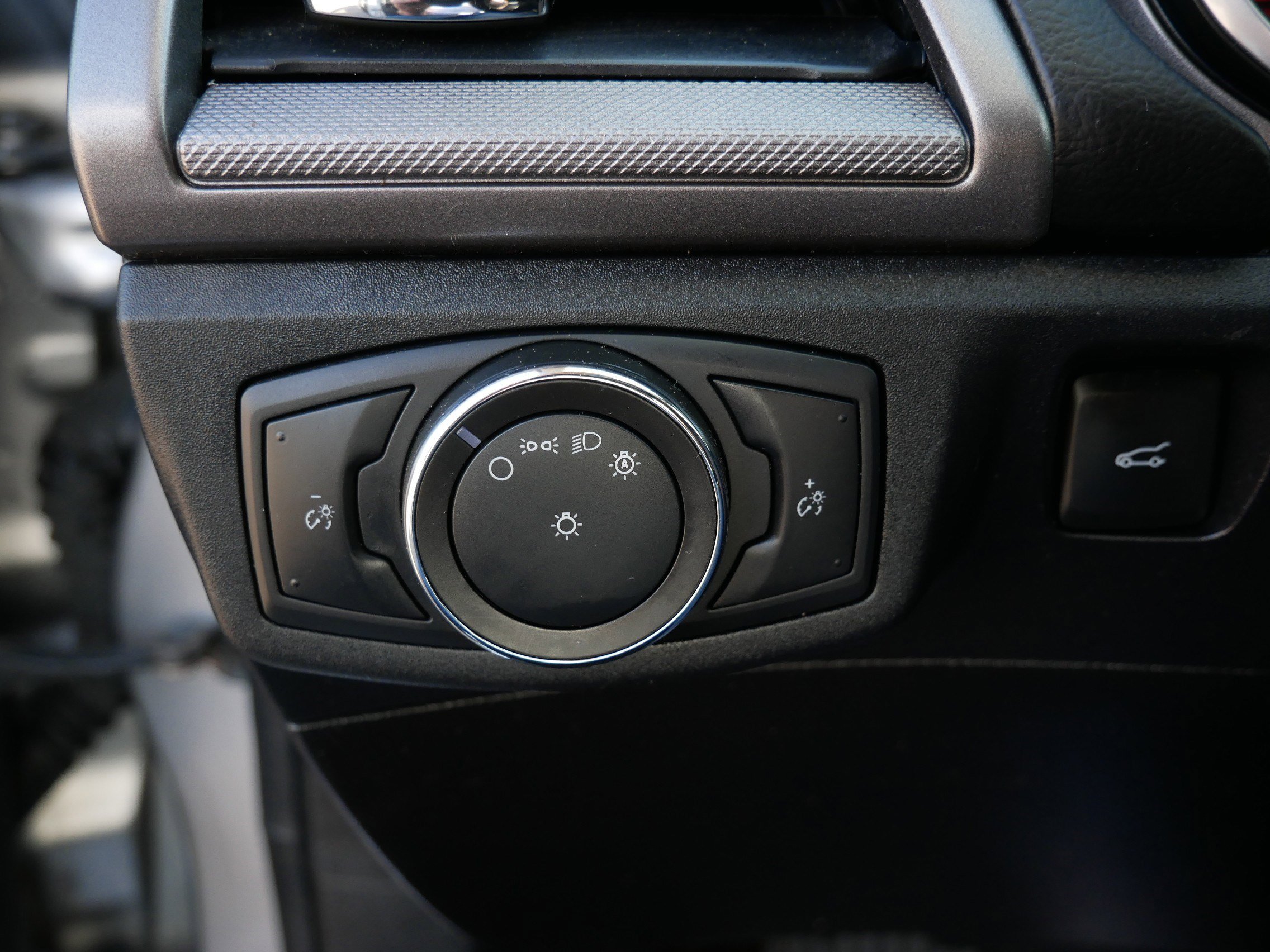 Certified 2020 Ford Fusion SE AWD/4WD image 26