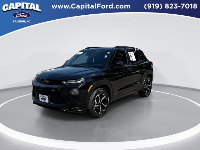 Used 2023 Chevrolet TrailBlazer RS w/ Sun and Liftgate Package FWD image 3