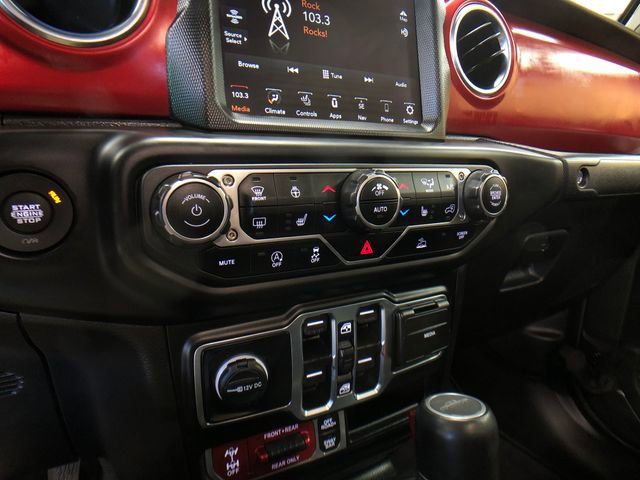 Used 2023 Jeep Gladiator Rubicon w/ Cold Weather Group image 17