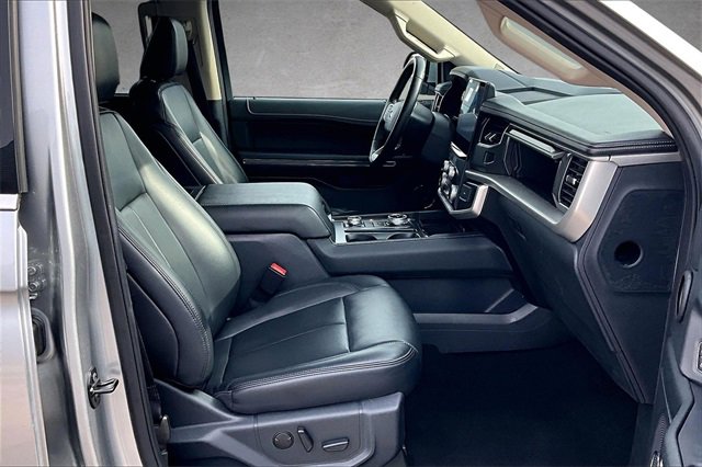 Certified 2024 Ford Expedition XLT image 5