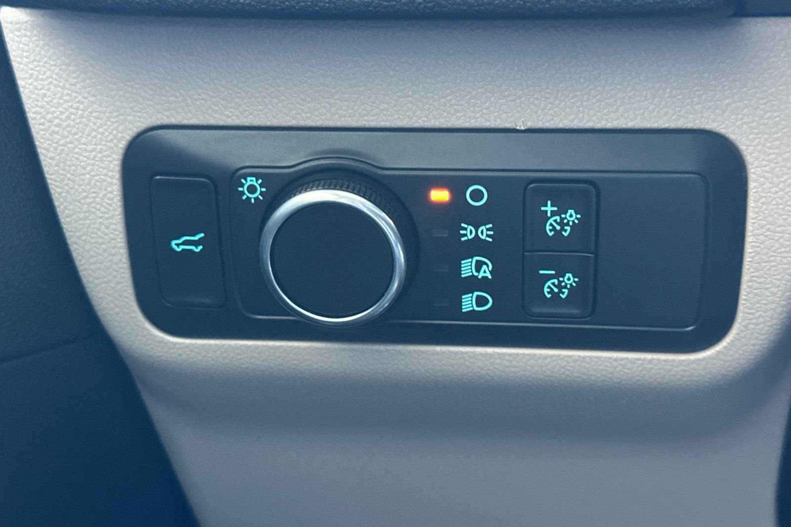 Certified 2022 Ford Escape SE w/ SE Sport Appearance Package FWD image 40