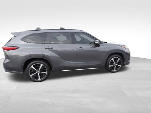 Used 2022 Toyota Highlander XSE AWD/4WD image 9