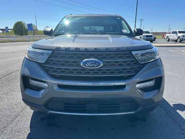 Certified 2021 Ford Explorer XLT w/ Equipment Group 202A image 3