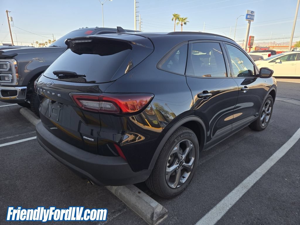 Certified 2025 Ford Escape ST-Line AWD/4WD image 4