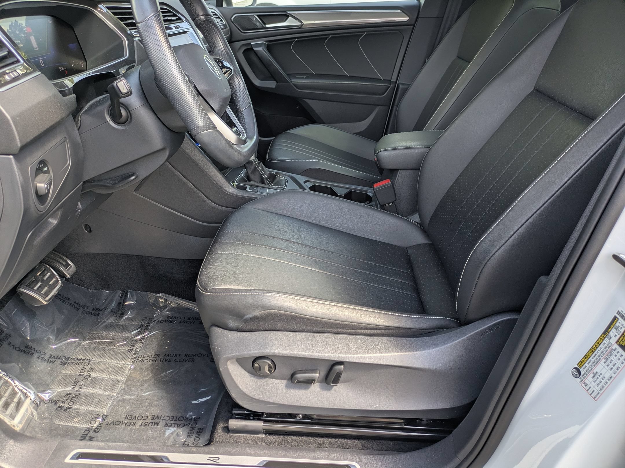 Used 2024 Volkswagen Tiguan SE R-Line FWD image 12