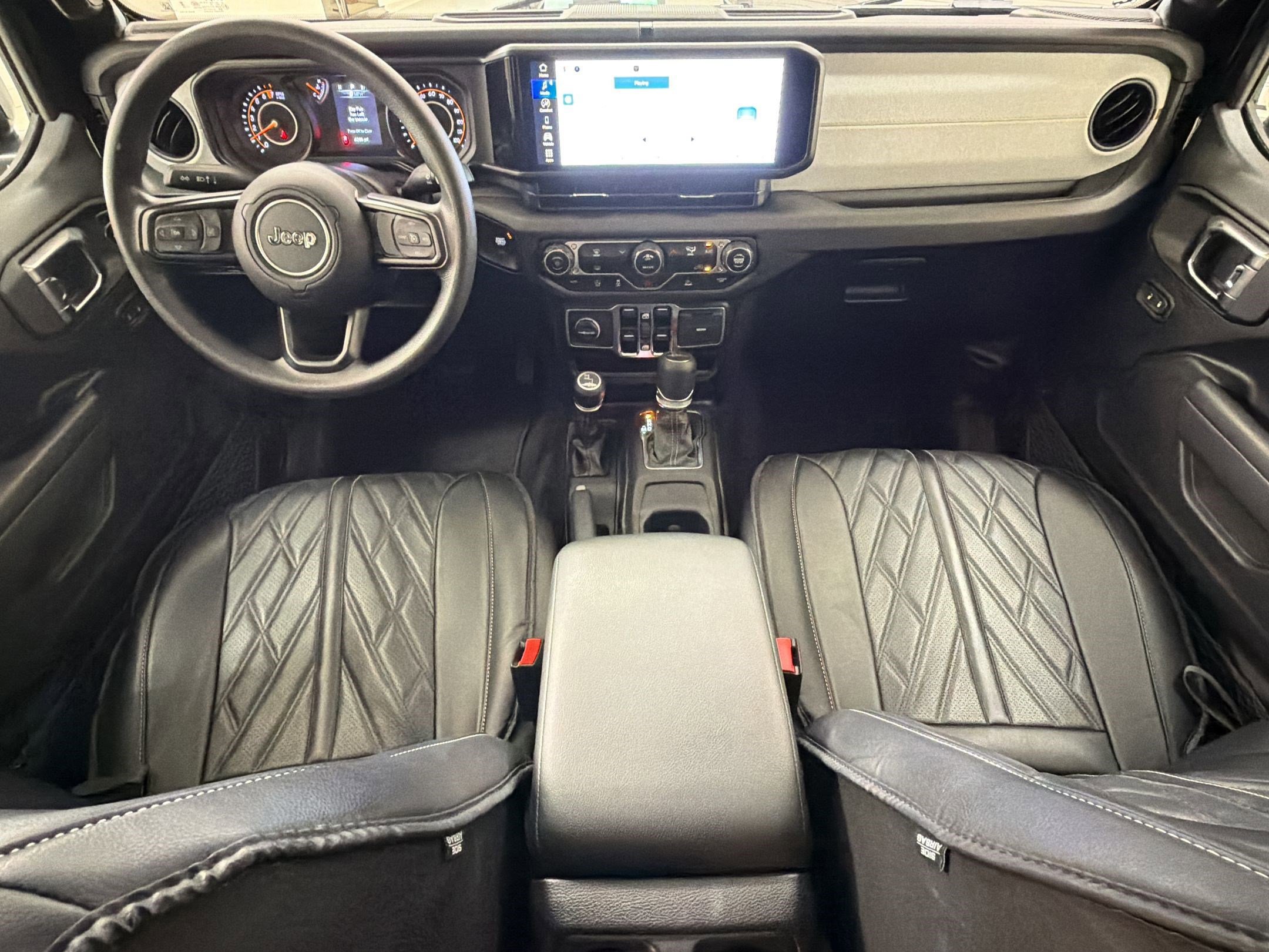 Used 2025 Jeep Gladiator Sport AWD/4WD image 16